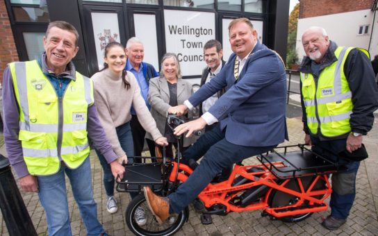 Jim Percival, volunteer with Wellington e-bike delivery service, Keli King of The Little Green Pantry, Cllr Jim McGinn, Cllr Julie Pearce, Cllr Graham Cook, Mayor Cllr Paul Davis, all of Wellington Town Council, and David Staniforth of the bike delivery service